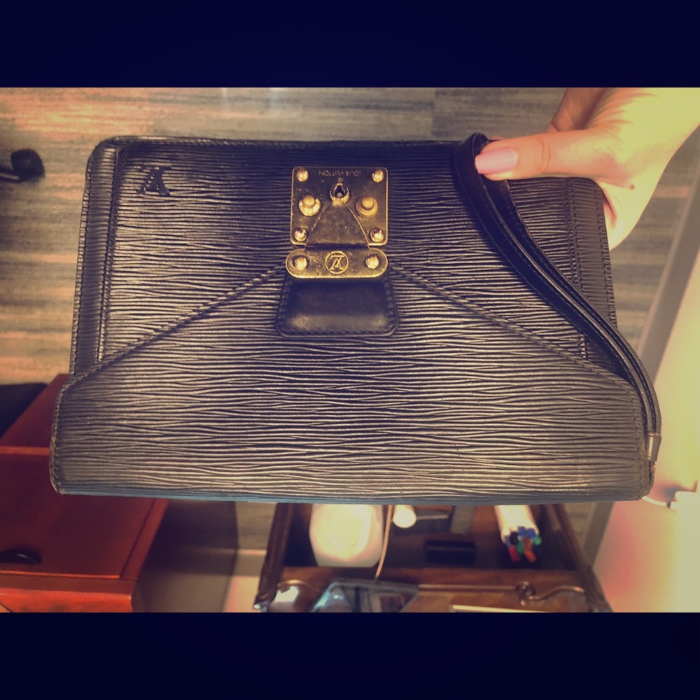 Louis Vuitton Vintage Sellier Dragonne